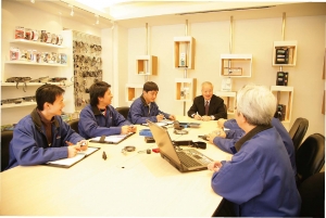 Dr. C.K. Ling leads Sinox to become a pioneer in TSA customs locks